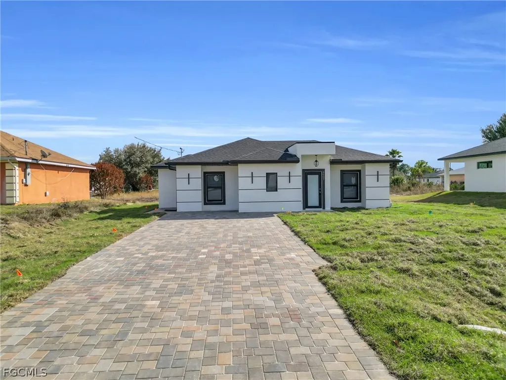 2607 41st Street W Lehigh Acres FL 33971