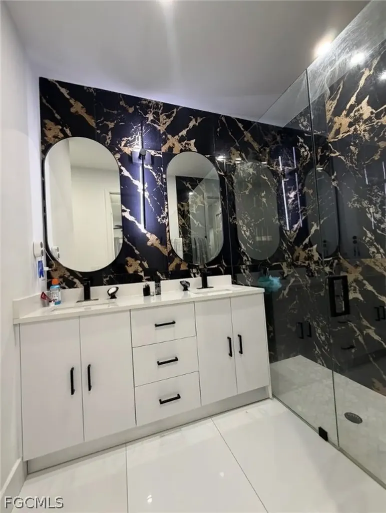 2301 NW 7th Street Cape Coral FL 33993
