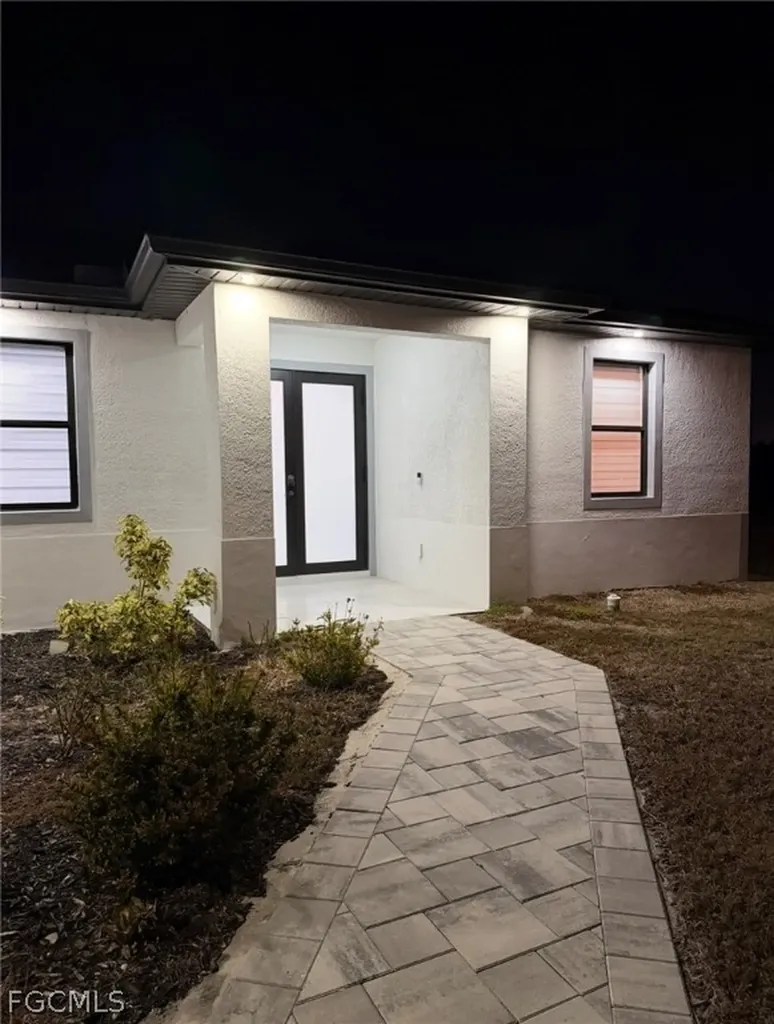 2301 NW 7th Street Cape Coral FL 33993