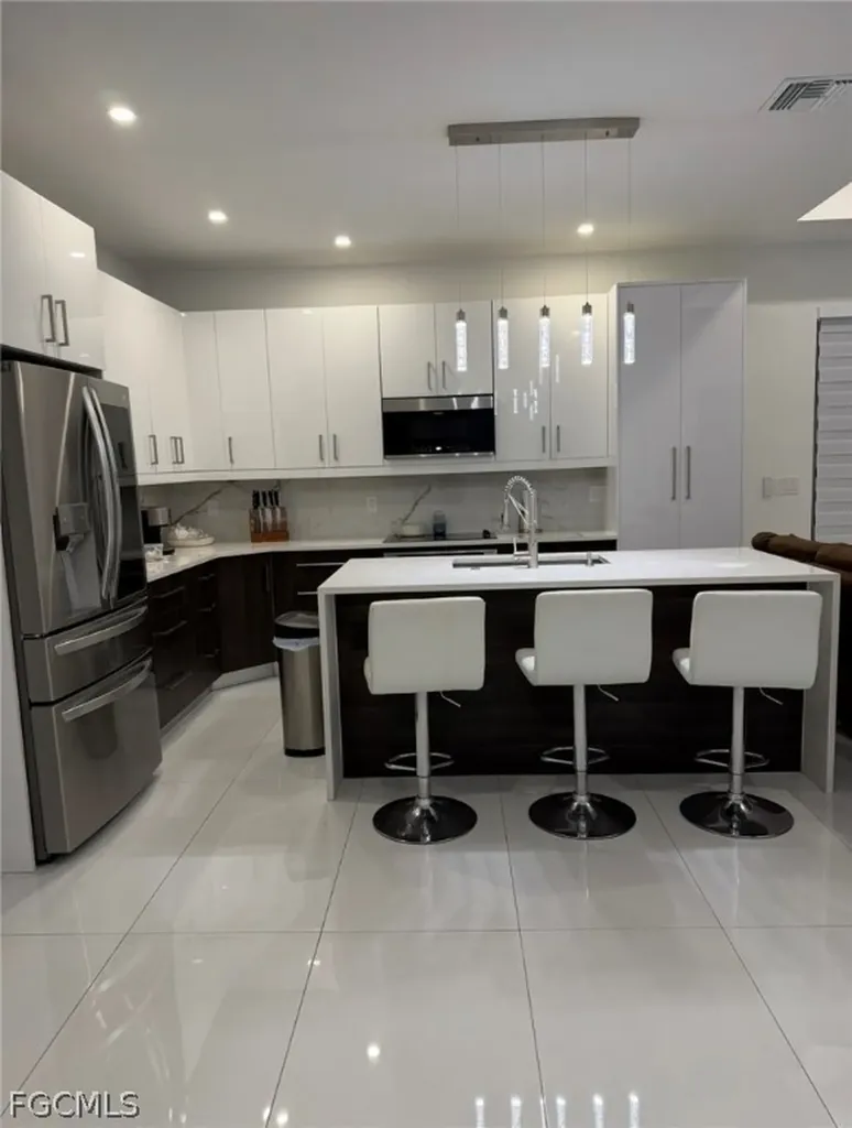 2301 NW 7th Street Cape Coral FL 33993