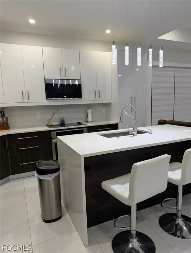 2301 NW 7th Street Cape Coral FL 33993