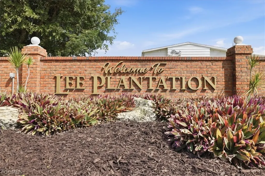 16228 Durham Avenue Fort Myers FL 33908