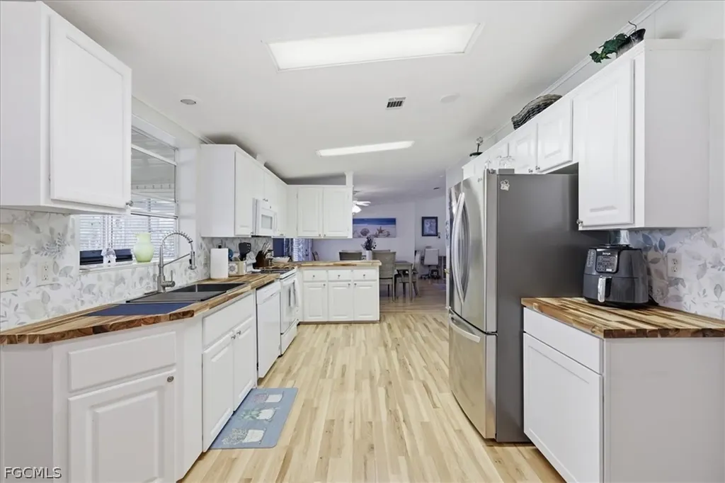 16228 Durham Avenue Fort Myers FL 33908