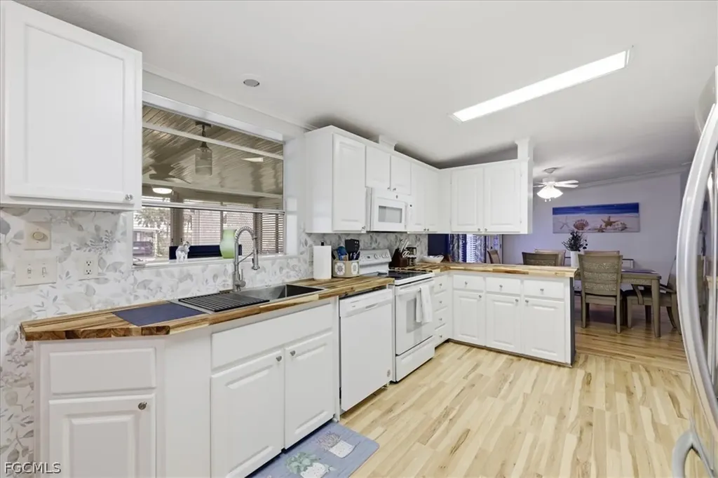 16228 Durham Avenue Fort Myers FL 33908