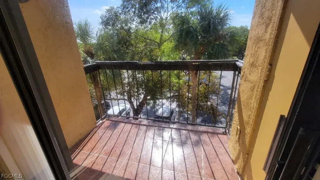 2937 Winkler Avenue Fort Myers FL 33916