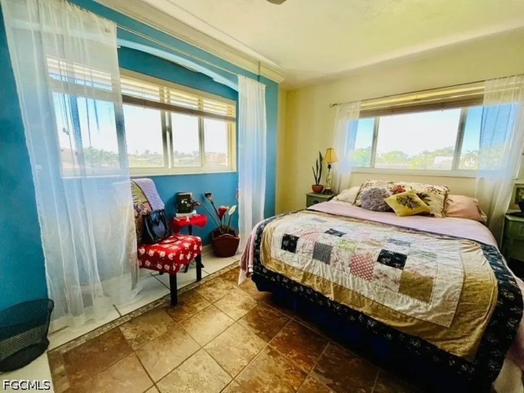 4802 Tudor Drive Cape Coral FL 33904
