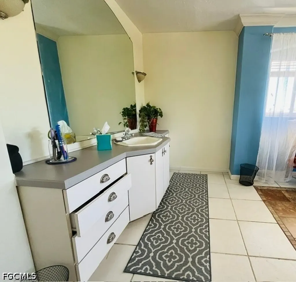 4802 Tudor Drive Cape Coral FL 33904