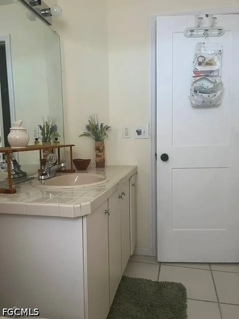 4802 Tudor Drive Cape Coral FL 33904