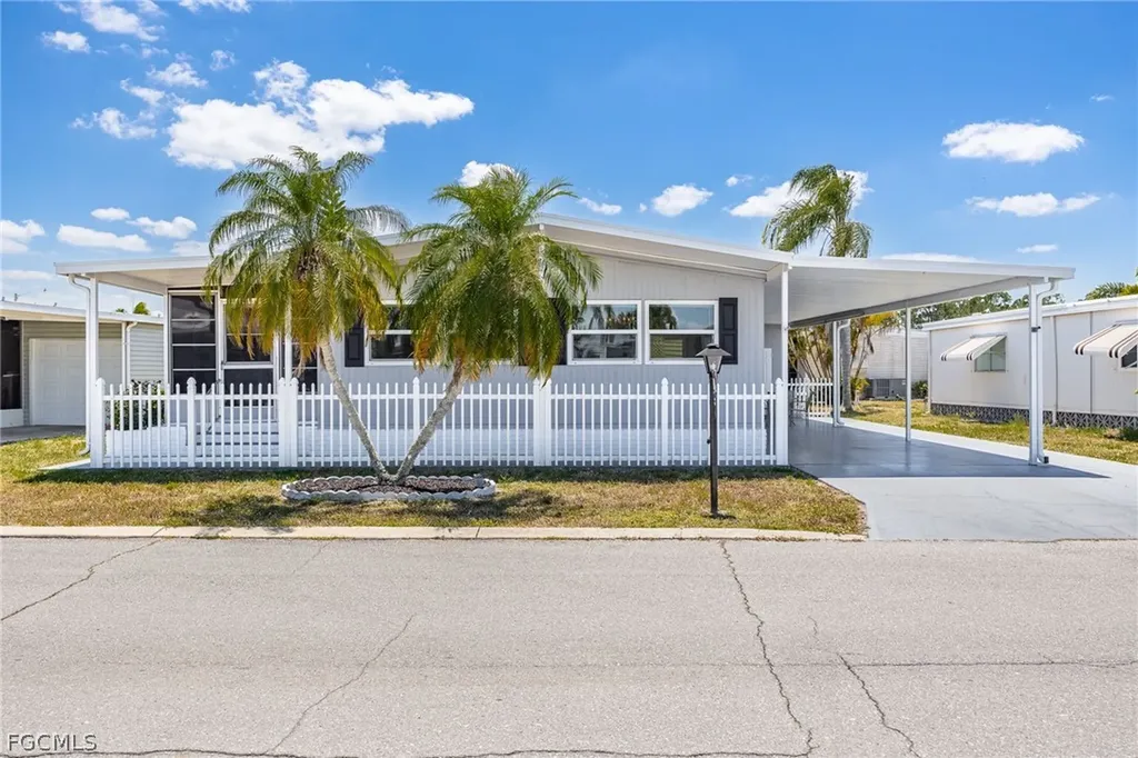 472 Nicklaus Boulevard North Fort Myers FL 33903
