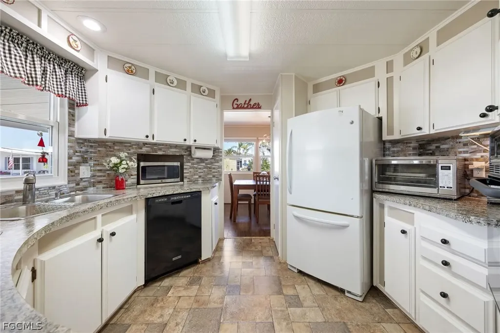 472 Nicklaus Boulevard North Fort Myers FL 33903