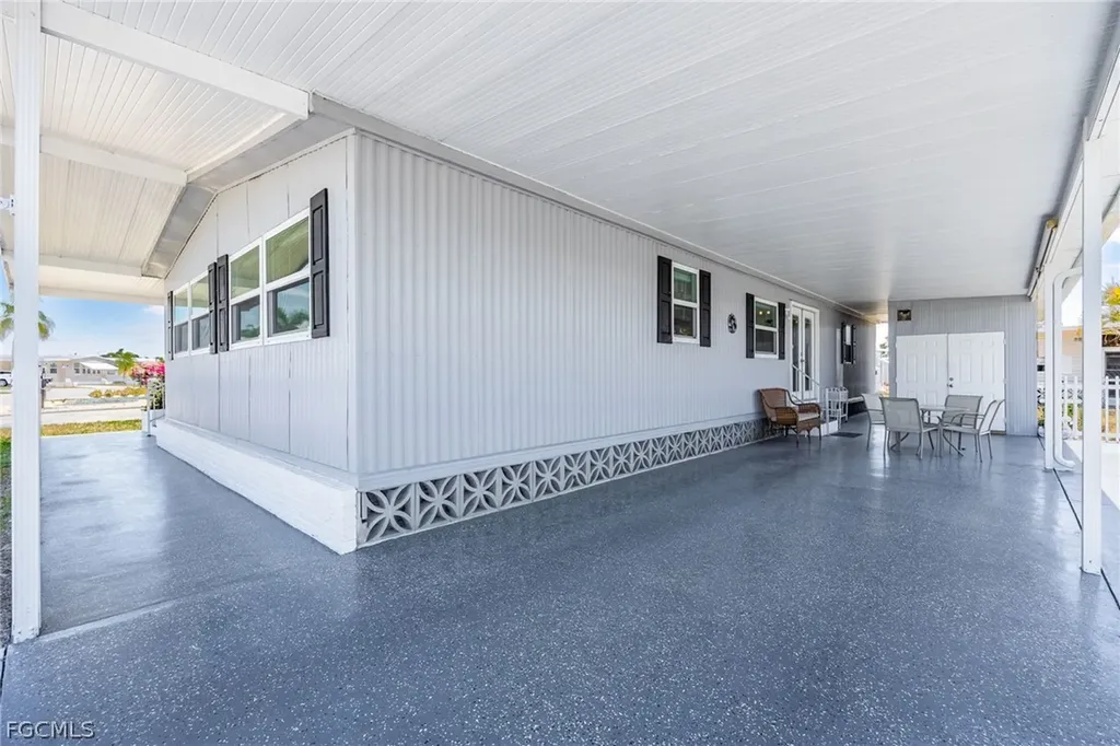 472 Nicklaus Boulevard North Fort Myers FL 33903