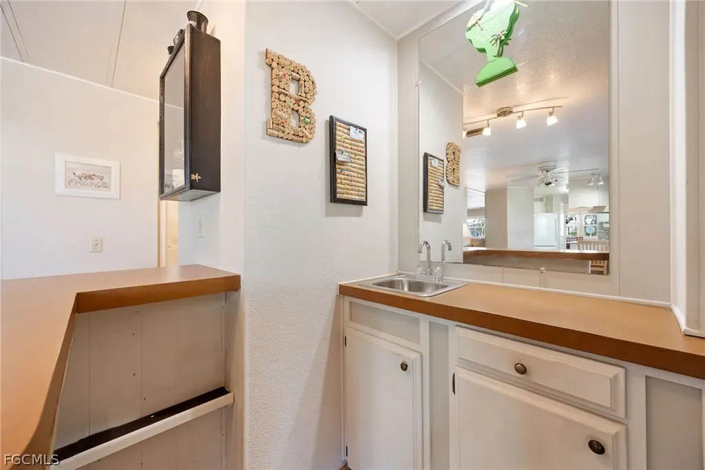 472 Nicklaus Boulevard North Fort Myers FL 33903