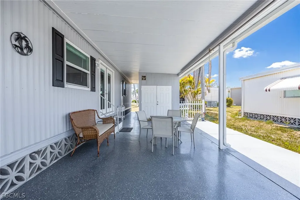 472 Nicklaus Boulevard North Fort Myers FL 33903