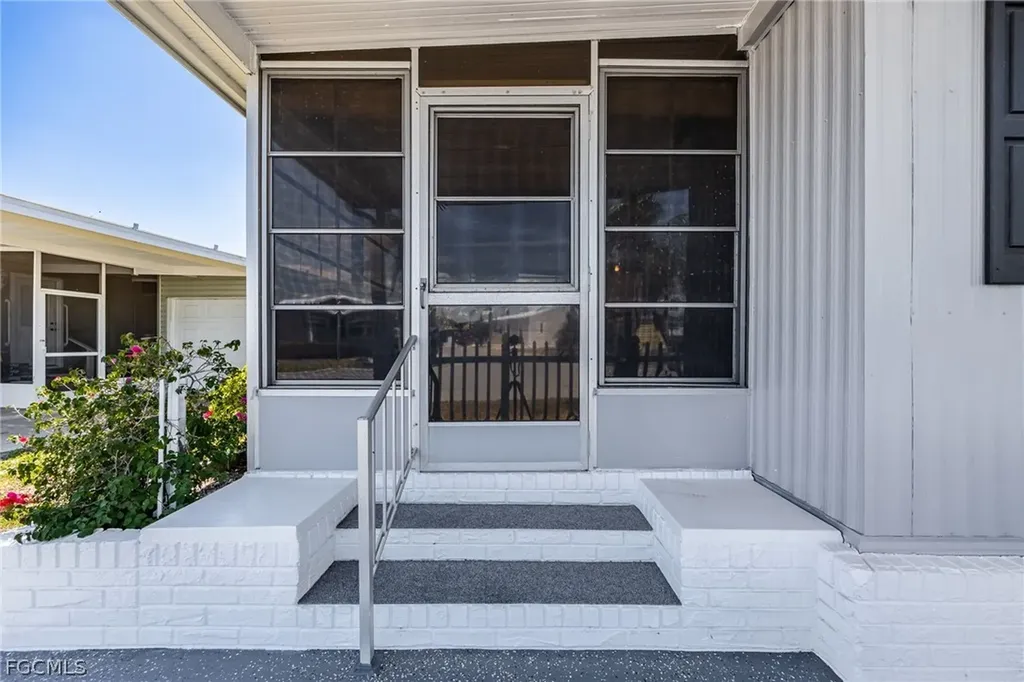 472 Nicklaus Boulevard North Fort Myers FL 33903