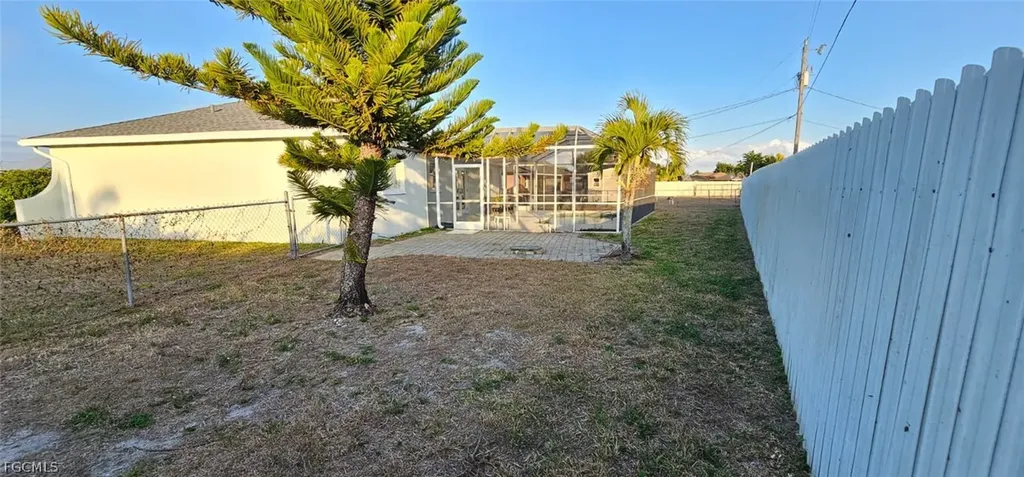 510 SE 27th Terrace Cape Coral FL 33904