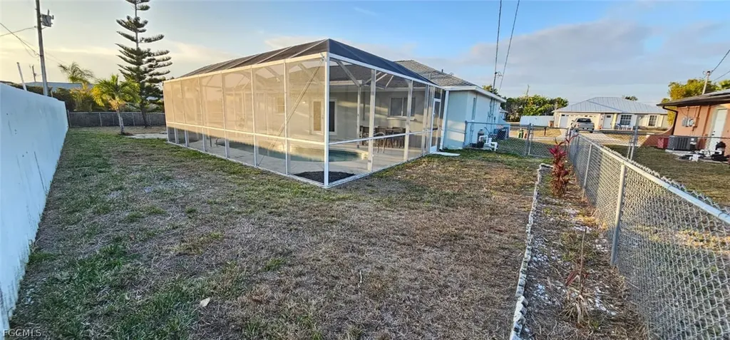 510 SE 27th Terrace Cape Coral FL 33904