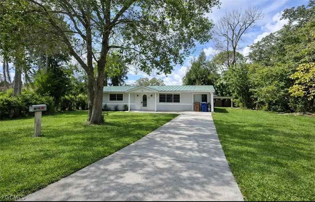 424 Cactus Circle Lehigh Acres FL 33936