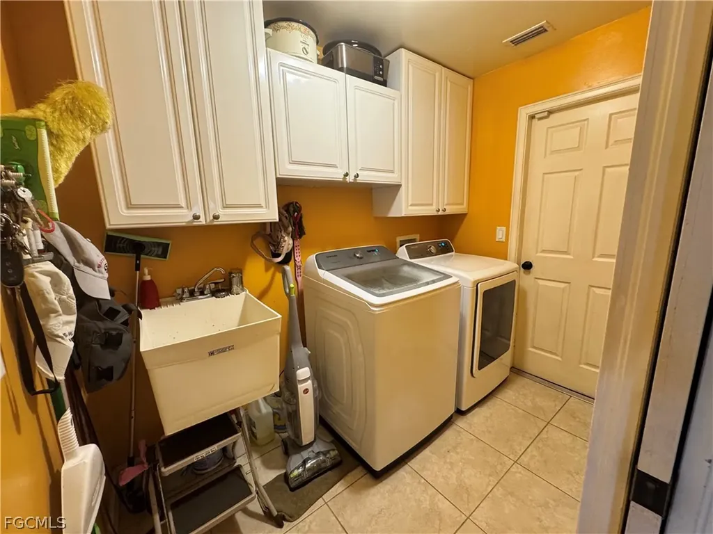 42 NE 13th Avenue Cape Coral FL 33909