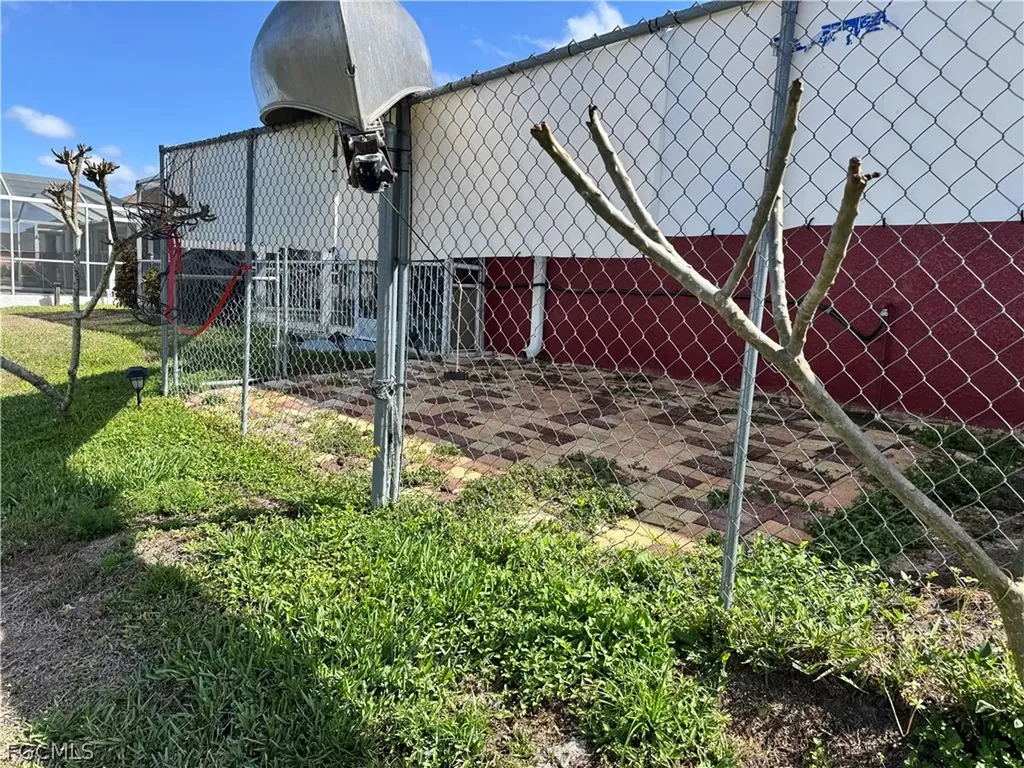 42 NE 13th Avenue Cape Coral FL 33909