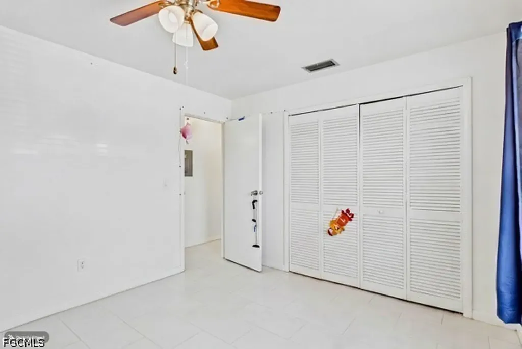 4407 SW 7th Place Cape Coral FL 33914