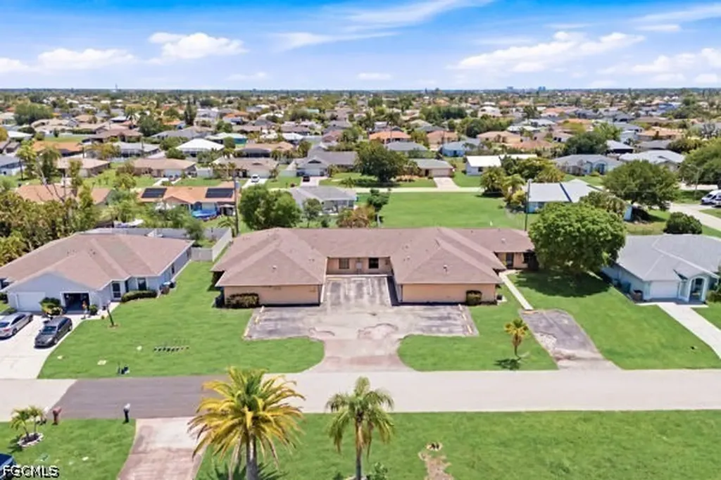 4407 SW 7th Place Cape Coral FL 33914