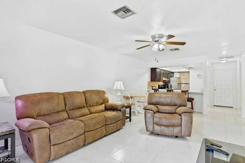 4407 SW 7th Place Cape Coral FL 33914