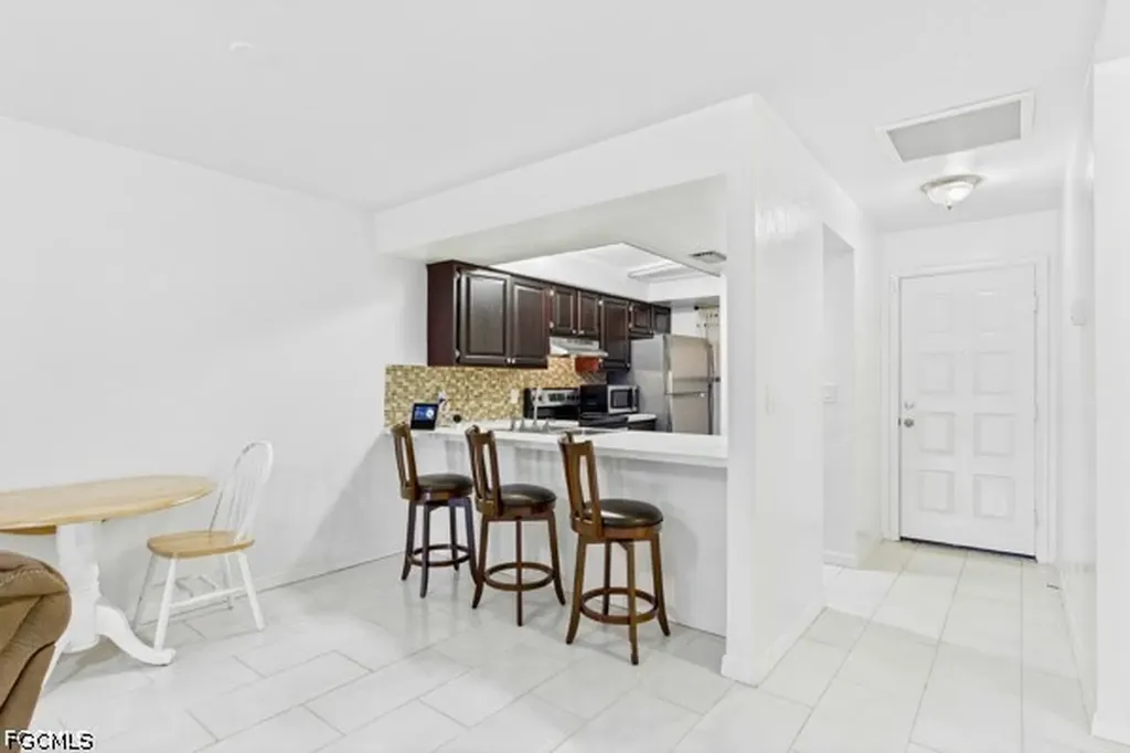 4407 SW 7th Place Cape Coral FL 33914