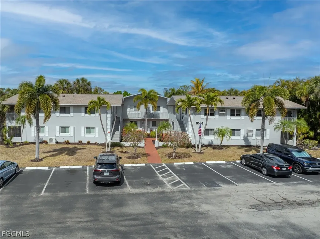 8141 Country Road Fort Myers FL 33919