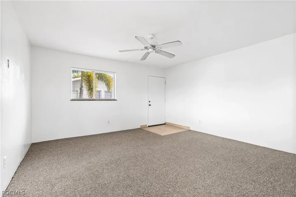 8141 Country Road Fort Myers FL 33919