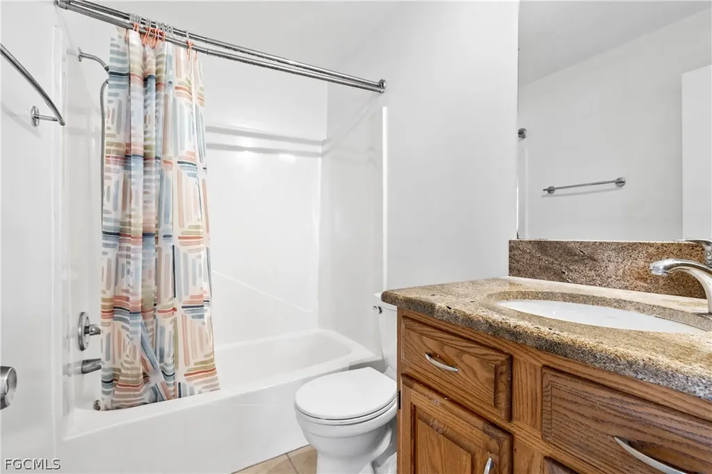 8141 Country Road Fort Myers FL 33919