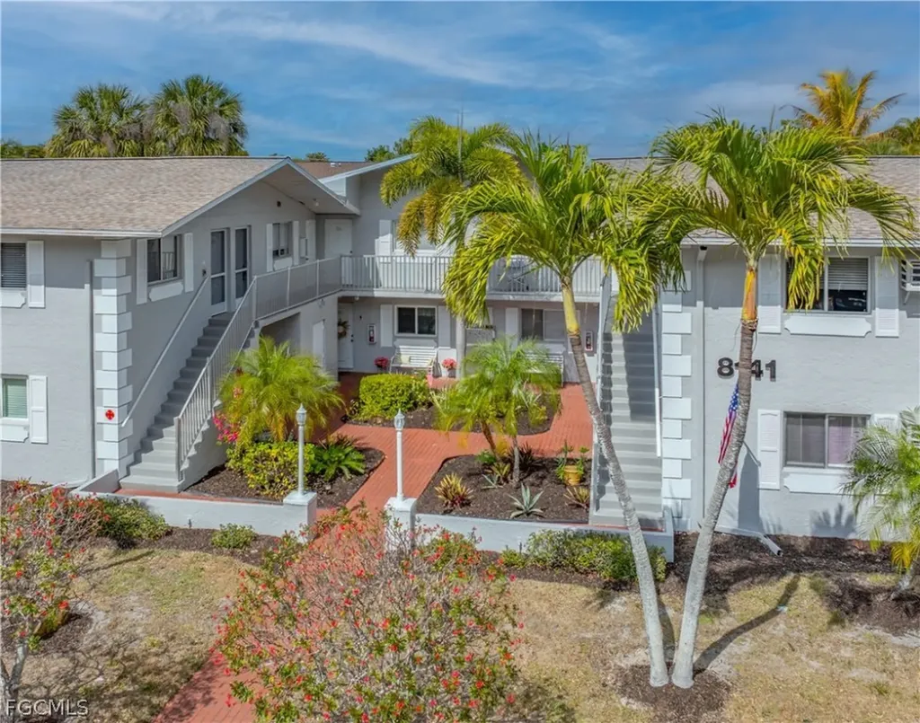 8141 Country Road Fort Myers FL 33919