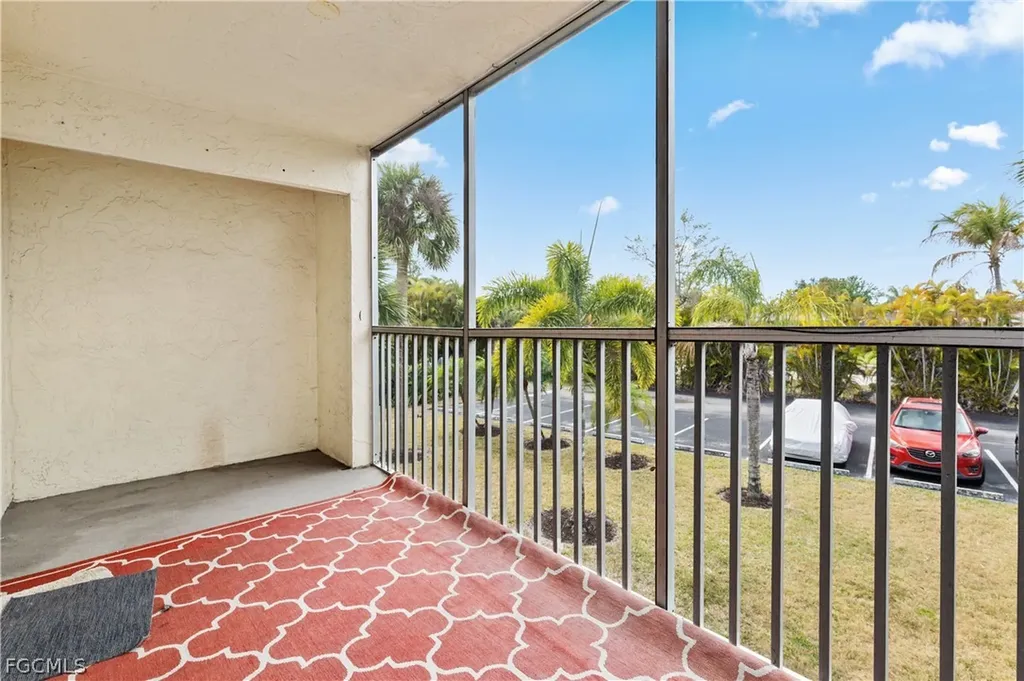 8141 Country Road Fort Myers FL 33919