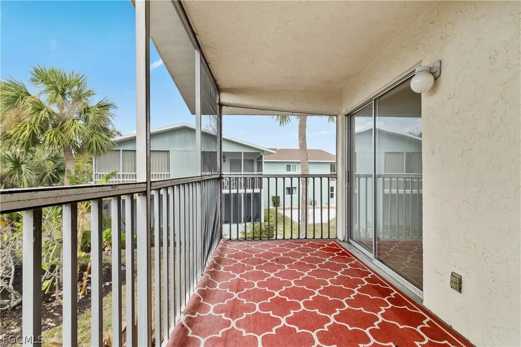 8141 Country Road Fort Myers FL 33919