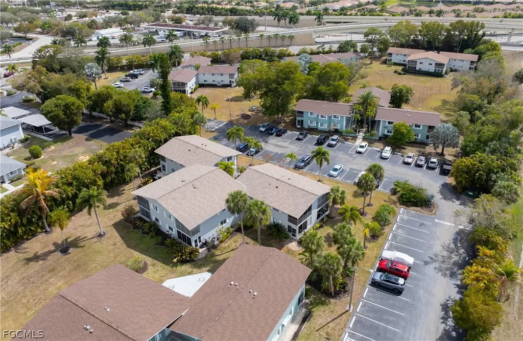 8141 Country Road Fort Myers FL 33919