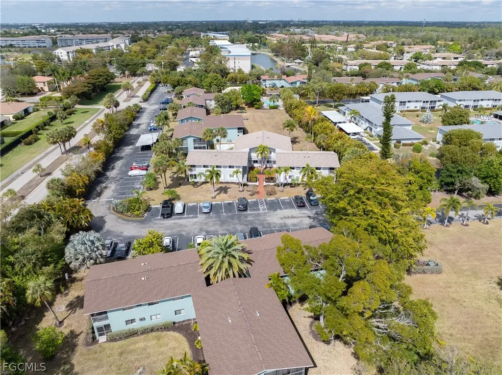 8141 Country Road Fort Myers FL 33919
