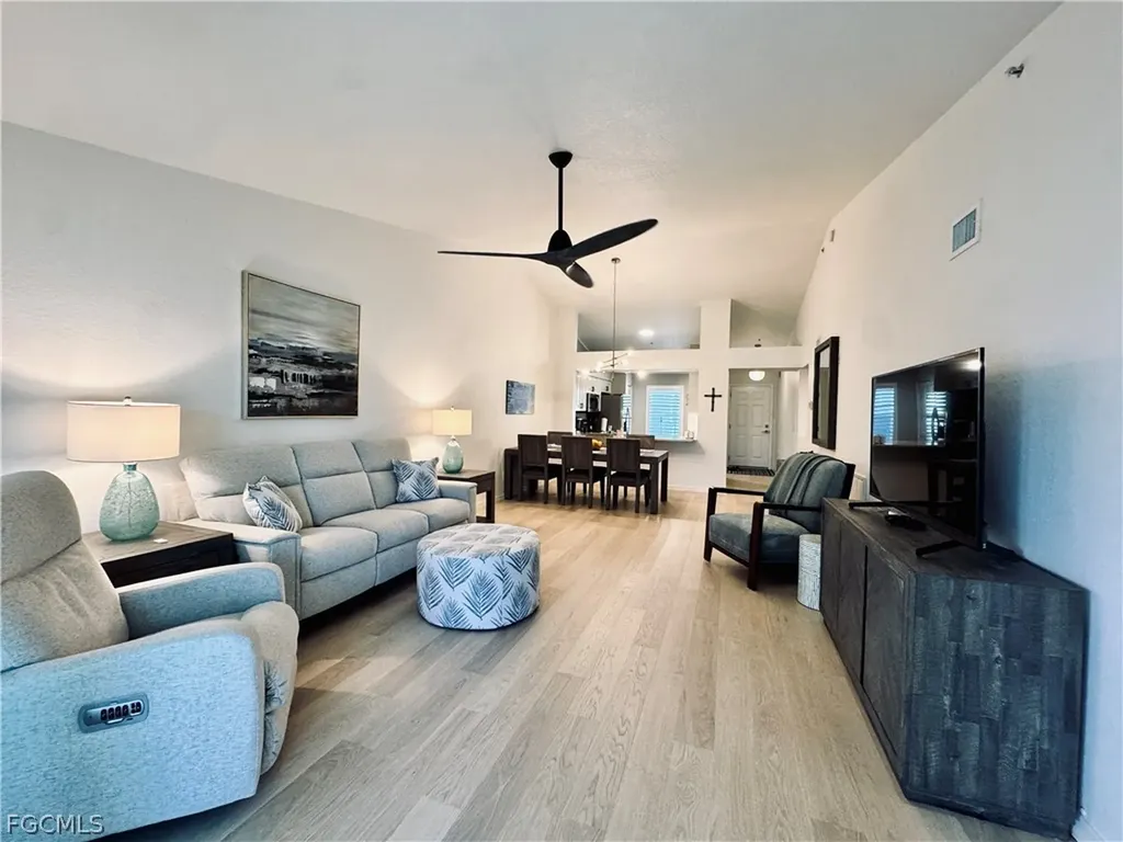 9610 Victoria Lane Naples FL 34109
