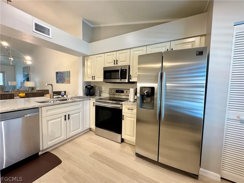 9610 Victoria Lane Naples FL 34109