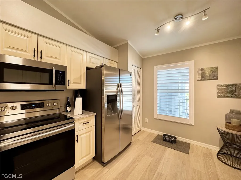 9610 Victoria Lane Naples FL 34109