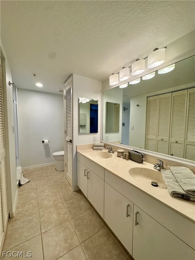 9610 Victoria Lane Naples FL 34109