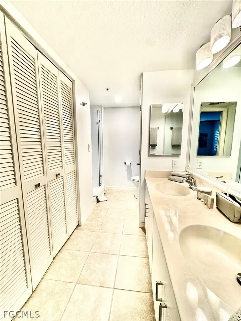 9610 Victoria Lane Naples FL 34109