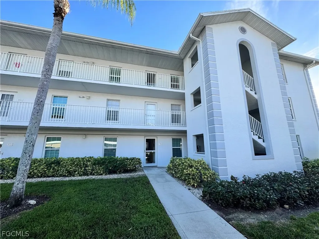 9610 Victoria Lane Naples FL 34109