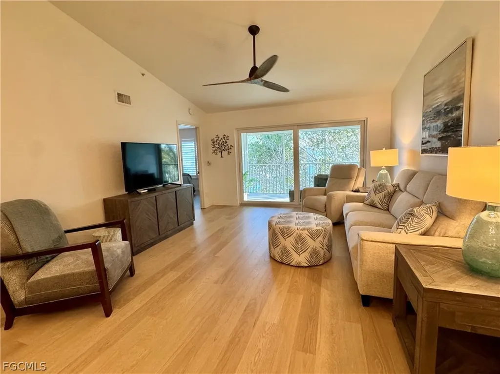 9610 Victoria Lane Naples FL 34109