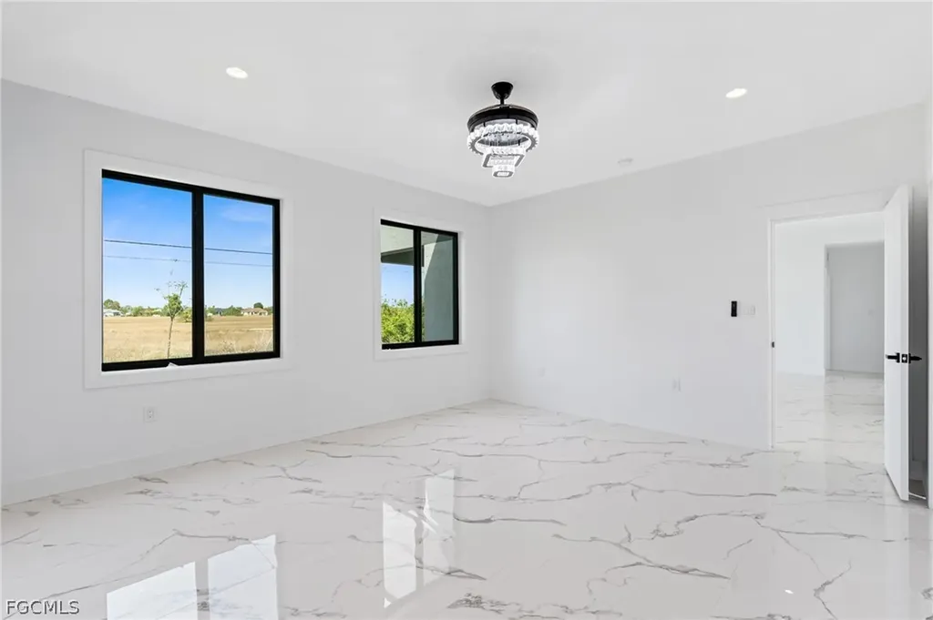 2027 NE 18th Street Cape Coral FL 33909