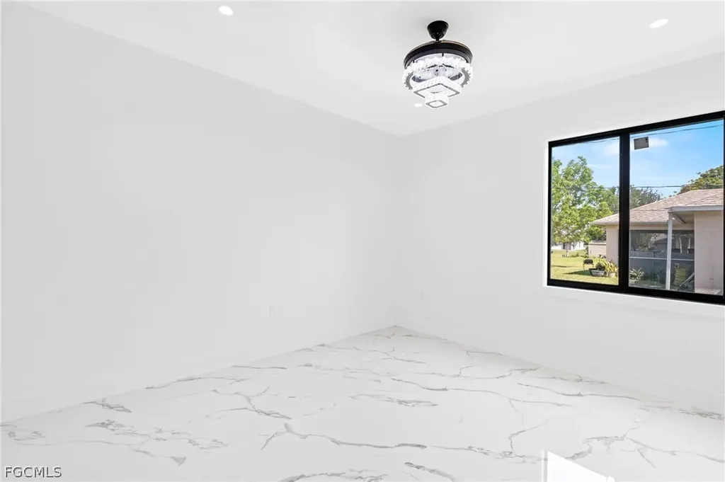 2027 NE 18th Street Cape Coral FL 33909