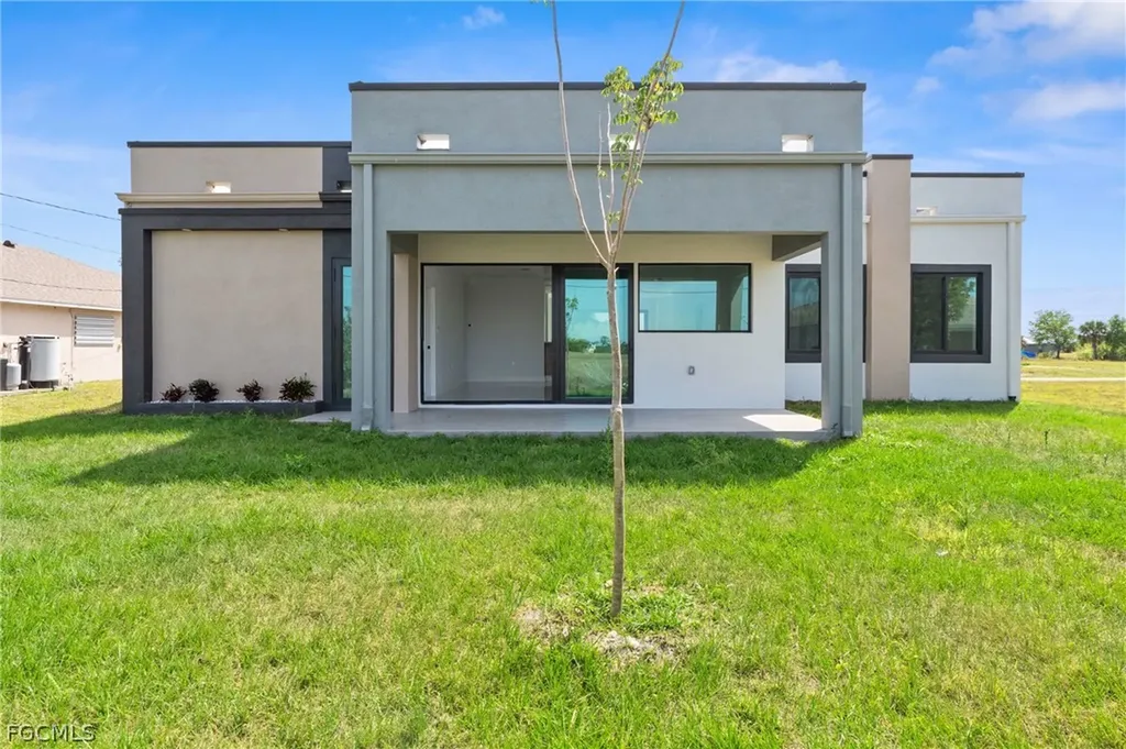 2027 NE 18th Street Cape Coral FL 33909