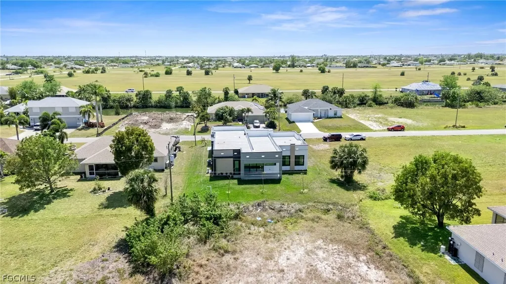 2027 NE 18th Street Cape Coral FL 33909