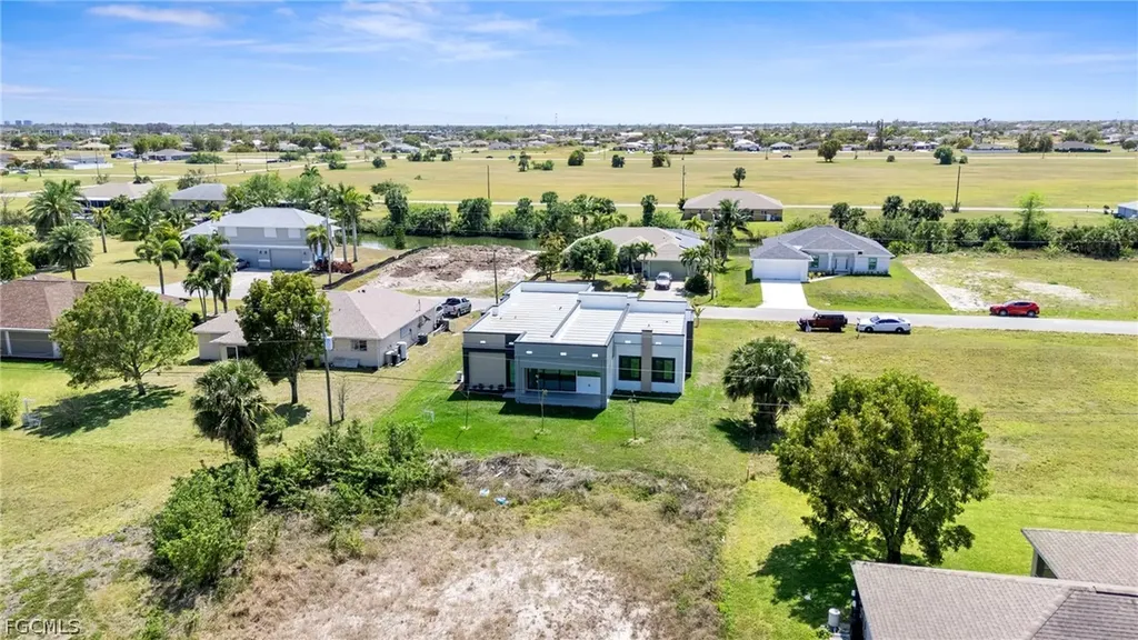 2027 NE 18th Street Cape Coral FL 33909