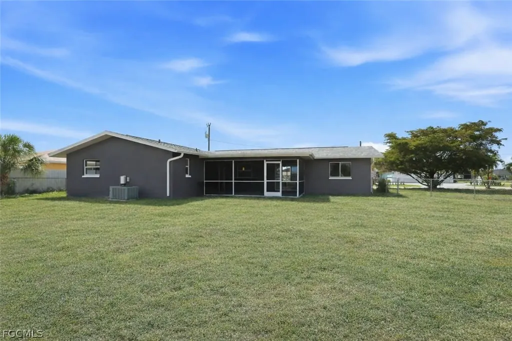 3805 SE 12th Avenue Cape Coral FL 33904