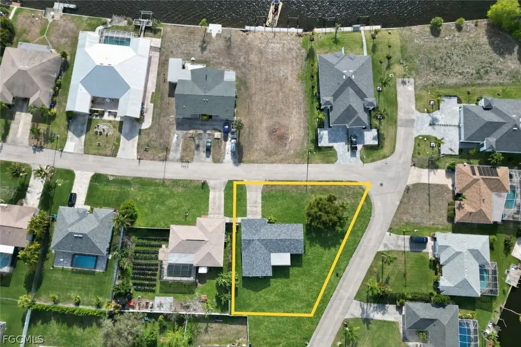 3805 SE 12th Avenue Cape Coral FL 33904