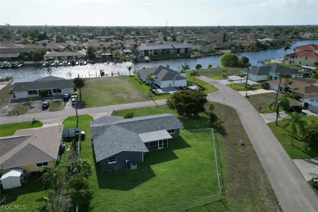 3805 SE 12th Avenue Cape Coral FL 33904